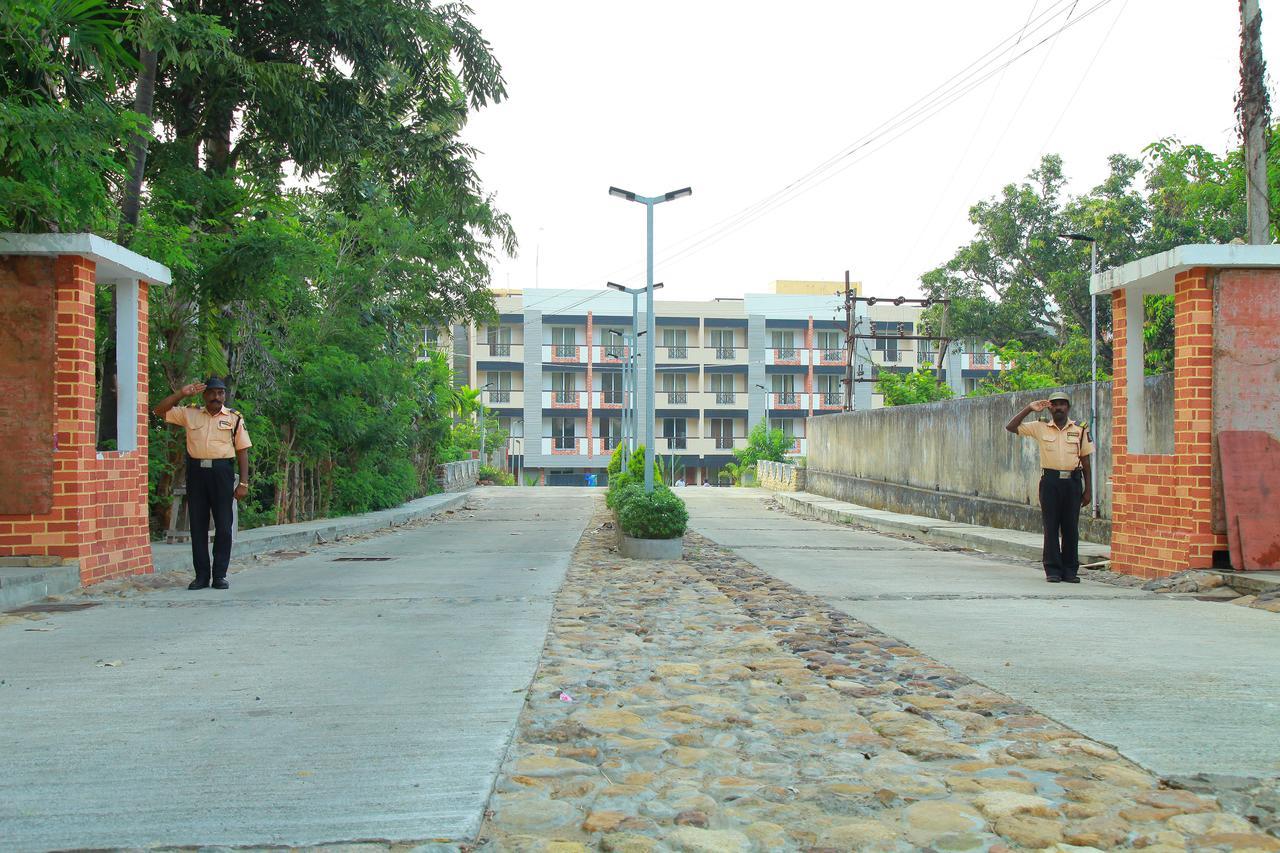 Five Falls Resort Kuttalam  Luaran gambar