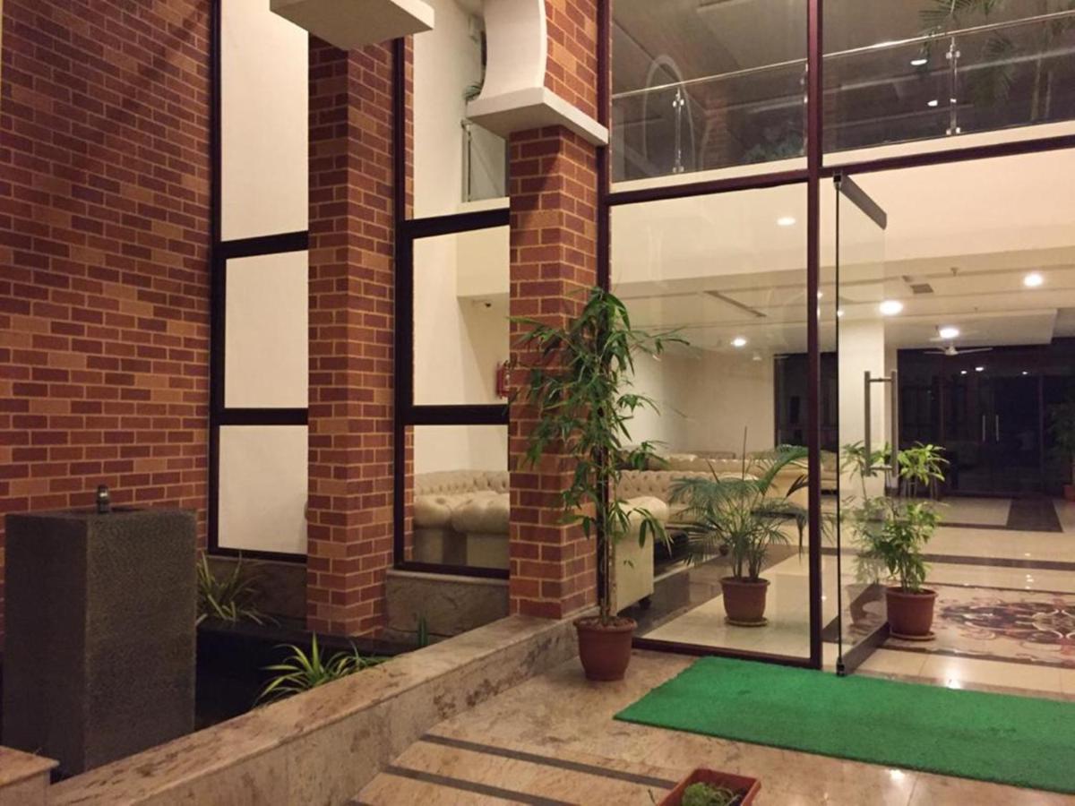 Five Falls Resort Kuttalam  Luaran gambar