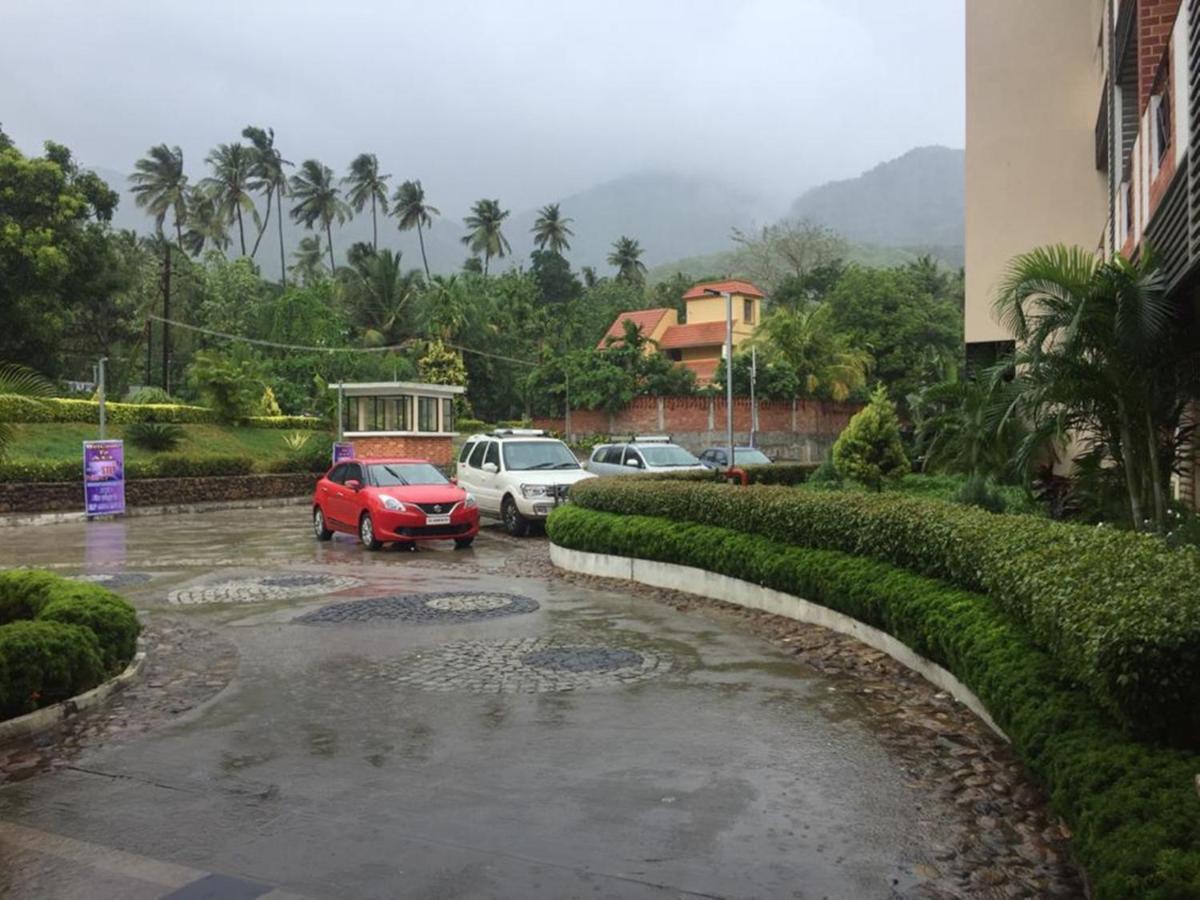 Five Falls Resort Kuttalam  Luaran gambar