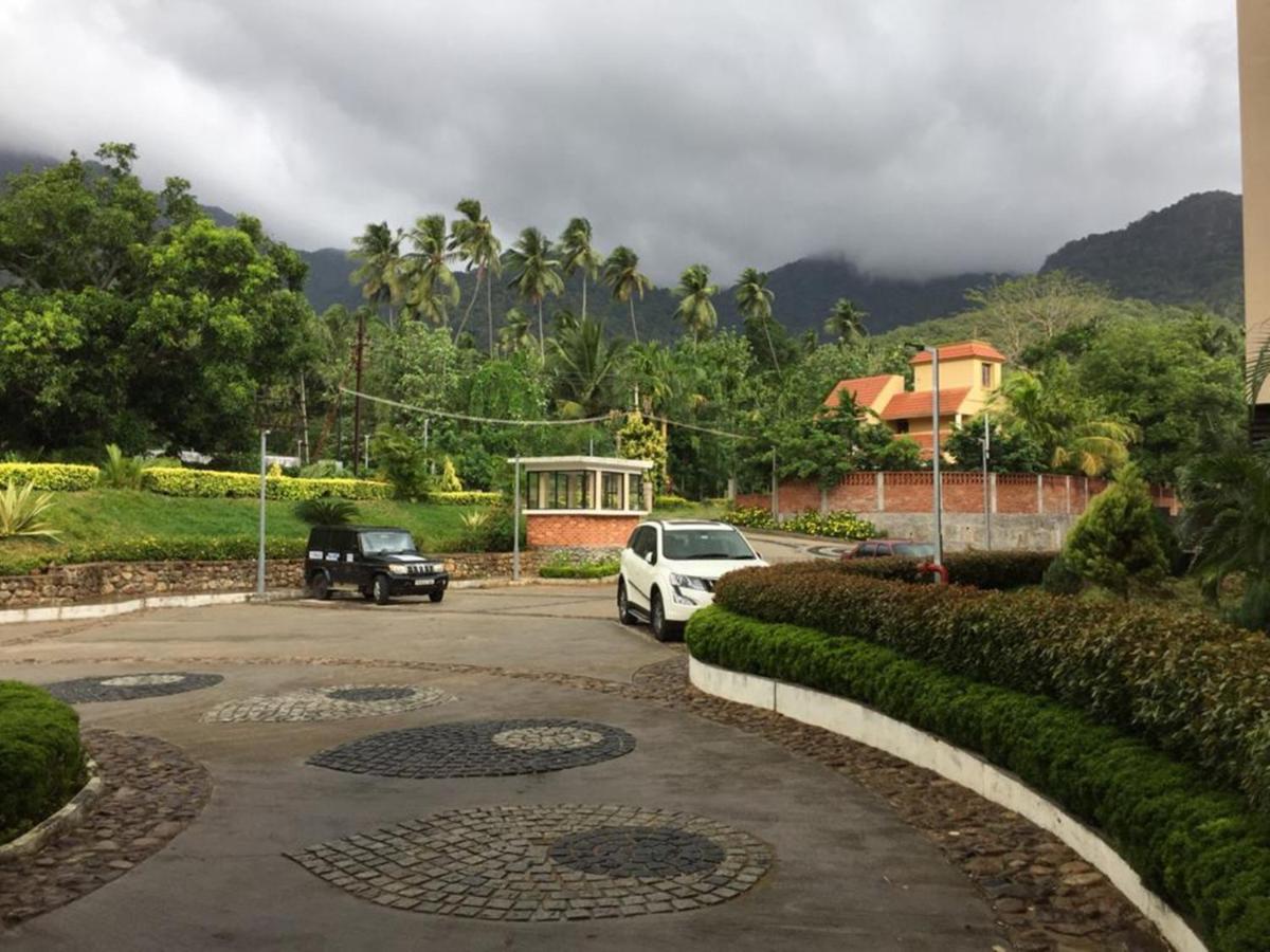 Five Falls Resort Kuttalam  Luaran gambar