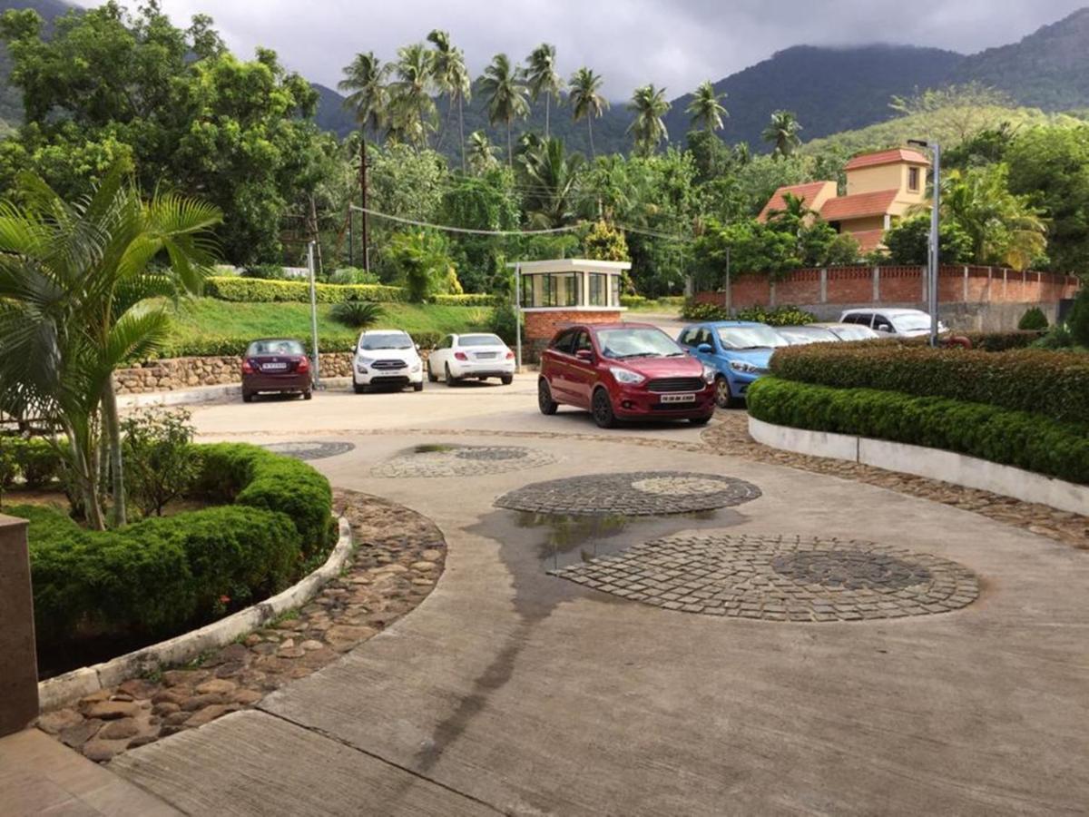 Five Falls Resort Kuttalam  Luaran gambar